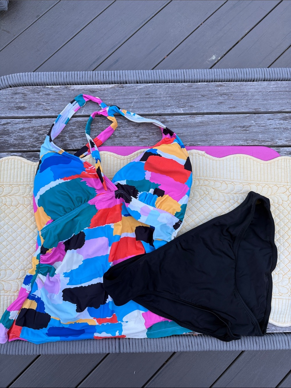 Amazon Women’s M Tankini with Multicolor Abstract Print and Black Bottom